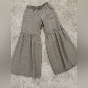 Wide-Leg Flowy Pants in Taupe